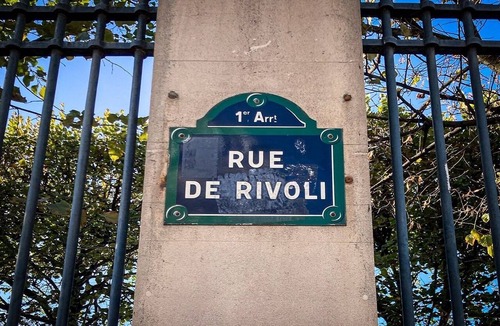 Palais-Royal Apartment | JUST STEPS FROM ICONIC LOUVRE,JARDIN DES TUILERIES & PLACE VENDÔME–RUE DE RIVOLI
