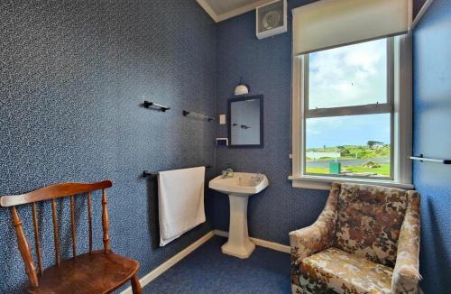 Riverton House | Justavacation Beachfront Bach