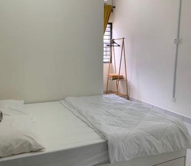 Lumut House | Juwita&Arjuna Homestay Teluk Senangin