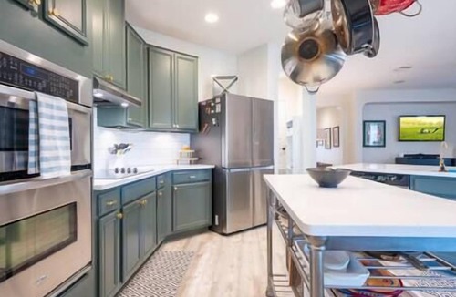 Wetmore House | JW Marriott-2 HOMES+Yard-Arcade-Grill-Sleeps 20