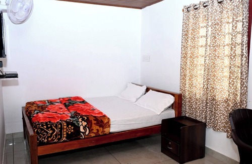 Pallivasal Hotel | Jyothys Bhavan Homestay