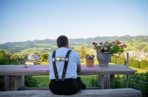 Buetschwil-Ganterschwil Hotel | Käse-Restaurant Berghof