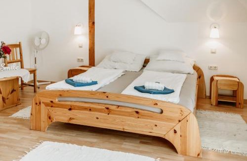 Gyenesdias House | Kék Vendégház Family Resort