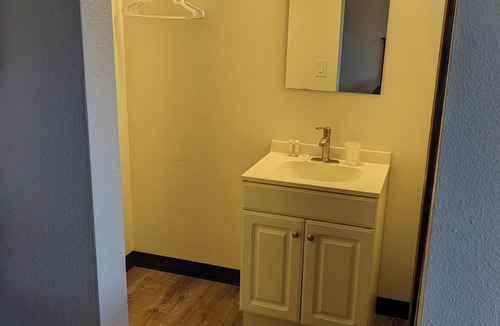 Edmonds Hotel | K&E Motor Inn