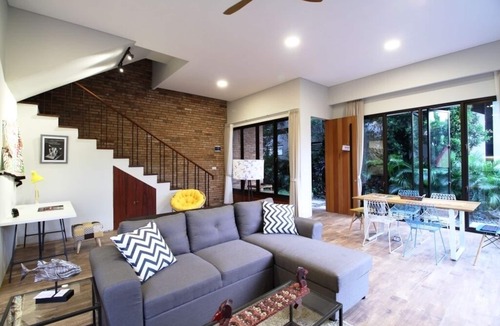 Grogol Utara Bed & Breakfast | K-Pop Studio (CoHaus)
