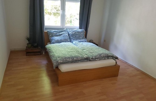 Idar-Oberstein Apartment | Kaffeevollautomat und Netflix in der Fußgängerzone