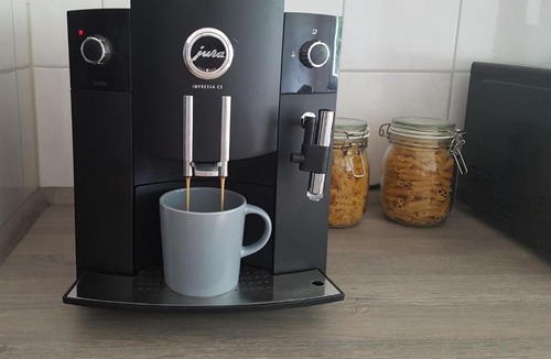 Idar-Oberstein Apartment | Kaffeevollautomat und Netflix in der Fußgängerzone
