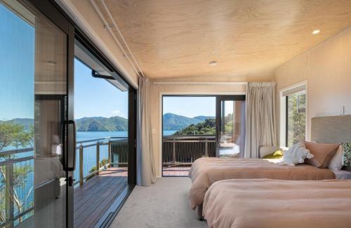 Shakespeare Bay House | Kahikatea Bay Retreat - Boat access only