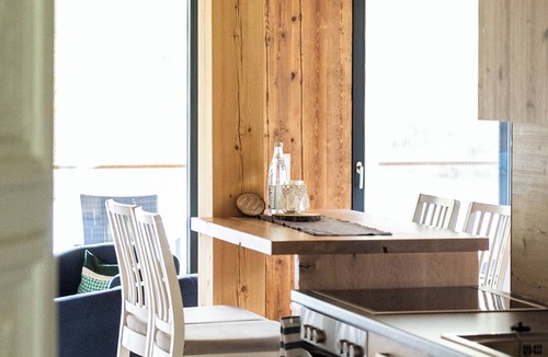 Essing Ski Chalet | Kai vacation chalet in Essing—sleeps 2 to 5 people, ideal for families!