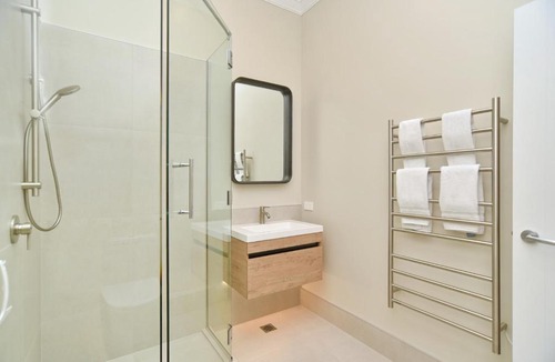 Kaiapoi Apartment | Kaiapoi Luxury Accommodation 1 - Bookahome
