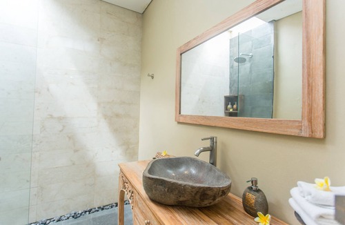 Kemenuh House | Kailash Suite by GenuineHost