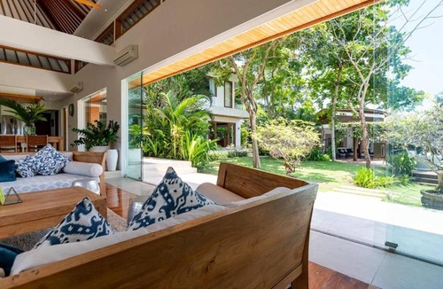 Tumbak Bayuh Villa | Kainé Villa