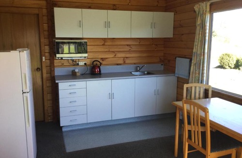 Kairaki Beach Villa | Kairaki Beach Motor Camp