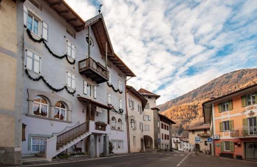 Dimaro Bed & Breakfast | Kaiserkrone Chalet & Spa
