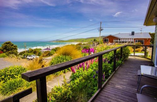 Kaka Point Hotel | Kaka Point Motels