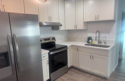 Kalihi Valley House | Kalihi Stream, Coffee Bar, Ro Water, Split Ac, WIFI, Black Out Curtain, 4Parking