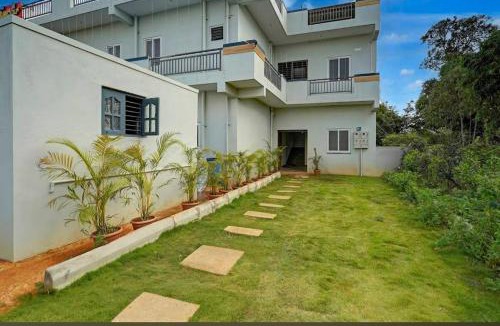 Nelamangala Hotel | Kalpatharu Sprit Boarding and Lodging
