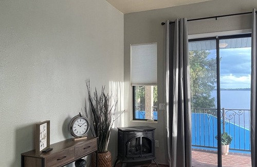 Tavares Condo | Kalua Lake Loft ! 1 Bedroom - 1.5 Bath Overlooking Lake Dora