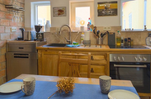 Kamminke Apartment | Kamminke, Vincents Scheune - cozy house with oven and peace - Vincent