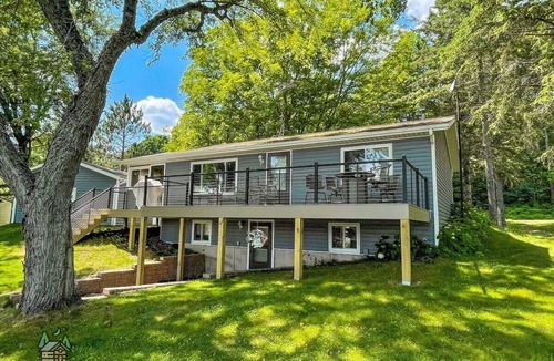Phillips House | Kamp Kielley on Wilson Lake