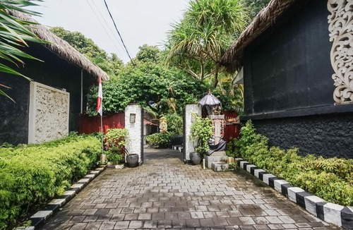 Bukit Hotel | Kampung 168