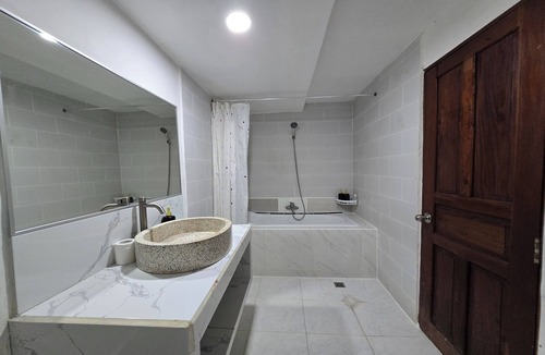 Bukit Hotel | Kampung 168
