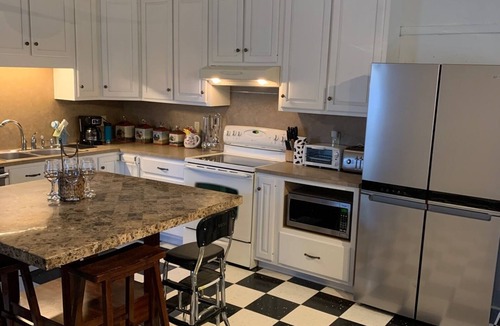 Stony Run House | Kane Farm minutes from Hawk Mountain, Leaser Lake, Kutztown University, and I-78