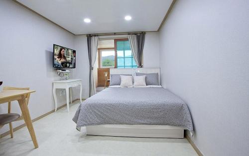 Namsan House | Kangchon Pine Tree Pension