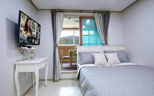 Namsan House | Kangchon Pine Tree Pension