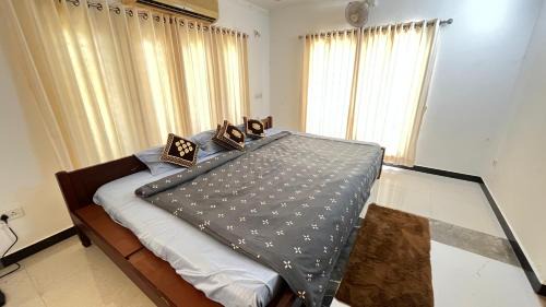Vadanemelli Hotel | Kannan residency