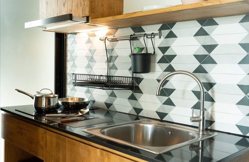 Khlong Tan Bed & Breakfast | Karaarom Hotel