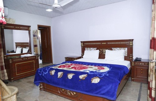 Karachi House | Karachi Motel