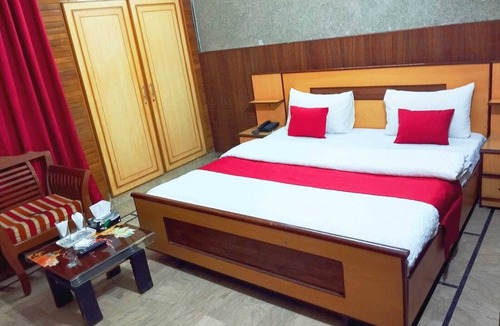 Karachi House | Karachi Motel
