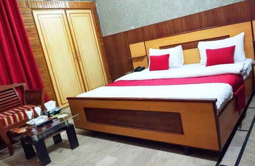 Karachi House | Karachi Motel