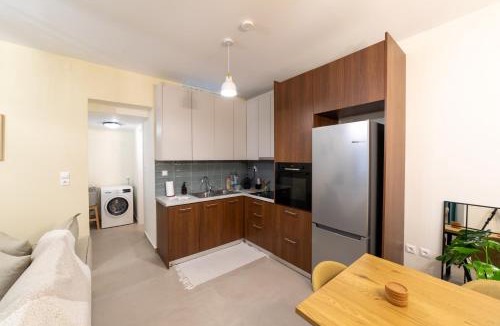 Sparta Apartment | Kariatides