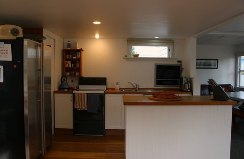 Karitane House | Karitane Coastal Haven - Unwind on Parata Ave