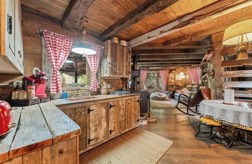 Jasper Cabin | Karolina Rose- Luxury Cabin w/Hot Tub + 1-UTV