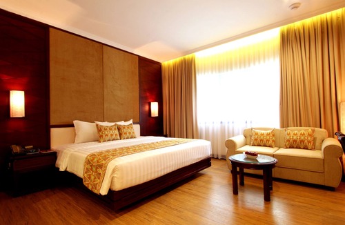Senayan Hotel | Kartika Chandra