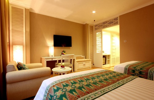 Senayan Hotel | Kartika Chandra