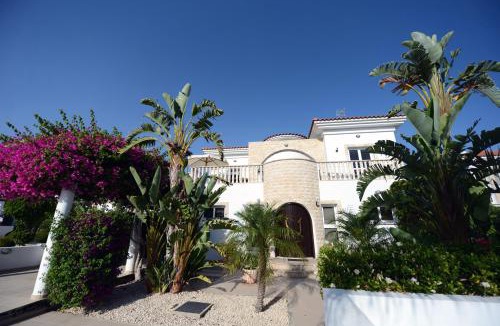 Pyla Villa | Karythia
