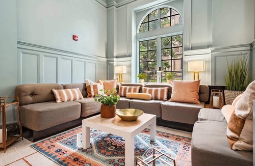 East Liberty Apartment | Kasa | Experience East Liberty Nightlife | The Maverick