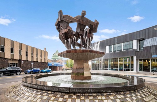 East Liberty Apartment | Kasa | Experience East Liberty Nightlife | The Maverick
