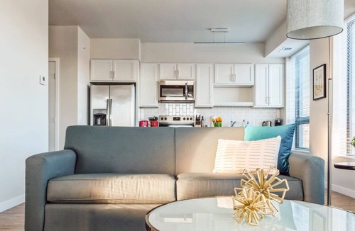 Lowry Hill East Apartment | Kasa | Inviting 2 BD + Full Kitchen | Minneapolis