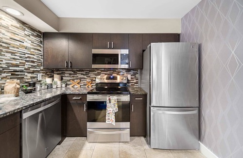 Northeast South Bend Apartment | Kasa | Minutes to Notre Dame | South Bend