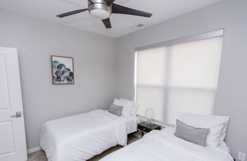 DeBaliviere Place Apartment | Kasa | Take a Stroll in Forest Park | Forest Park