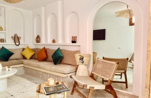 Kasbah Villa | Kasbahbibi pool breakfast city center private