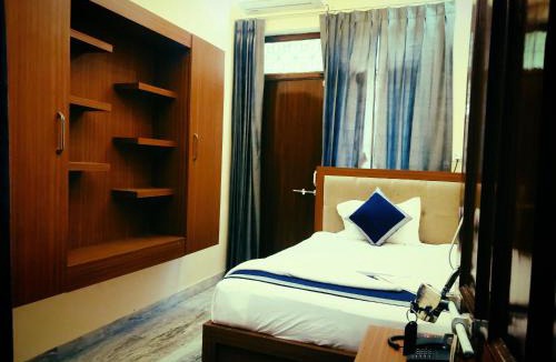 Mahmoorganj Hotel | Kashyaam Inn