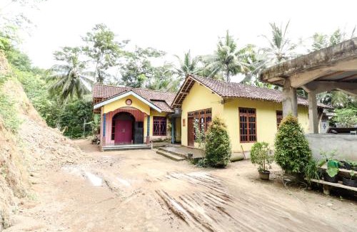 Kokap Hostel | Kasmiyem Homestay