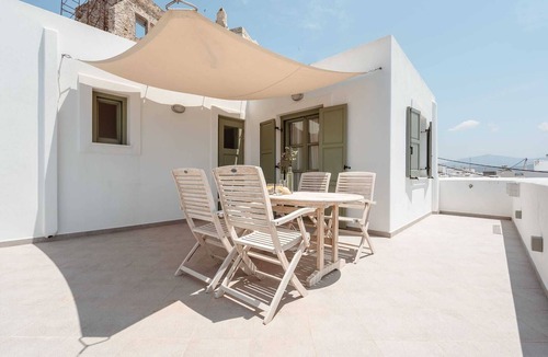 Old Town Naxos Apartment | Kastro Suite in Naxos Old Town