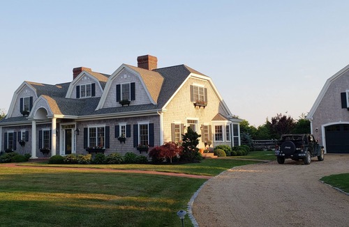 Katama House | Katama Dream House on 1.5 Acres W/Pool